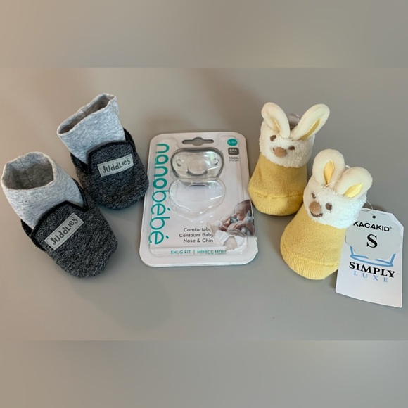 NB infant Bootie bundle of Two with one pacifier - All NEW - Picture 5 of 5